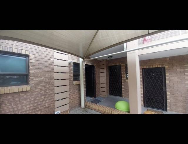 2 BEDROOM TOWNHOUSE FOR SALE IN PRIMROSE HILL